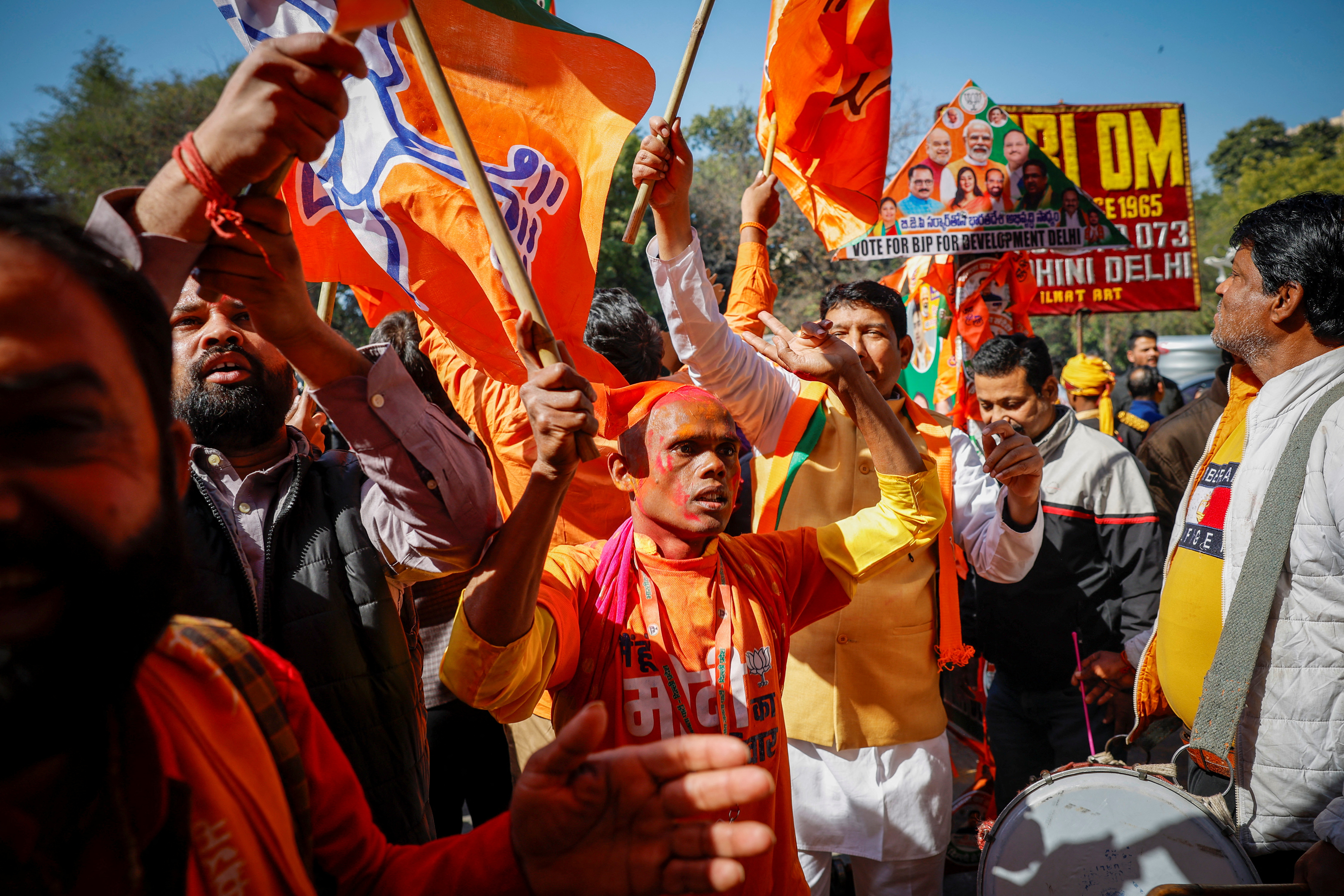 शहा, नड्डा आणि निर्मला सीतारामन भाजप मुख्यालयात पोहोचले: थोड्याच वेळात पोहोचणार PM मोदी, दिल्ली निवडणुकीतील विजयाबद्दल कार्यकर्त्यांना संबोधित करणार शहा, नड्डा आणि निर्मला सीतारामन भाजप मुख्यालयात पोहोचले: थोड्याच वेळात पोहोचणार PM मोदी, दिल्ली निवडणुकीतील विजयाबद्दल कार्यकर्त्यांना संबोधित करणार