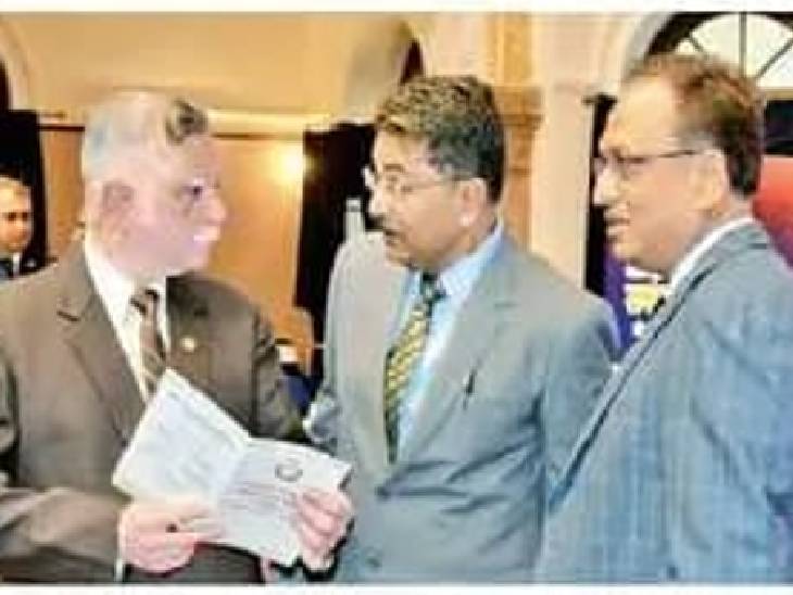 (बाएं से) एडीजी एडमिन विजय कटारिया, एडीजी एसएएफ राकेश गुप्ता और डीजी ईओडब्ल्यू उपेंद्र जैन।