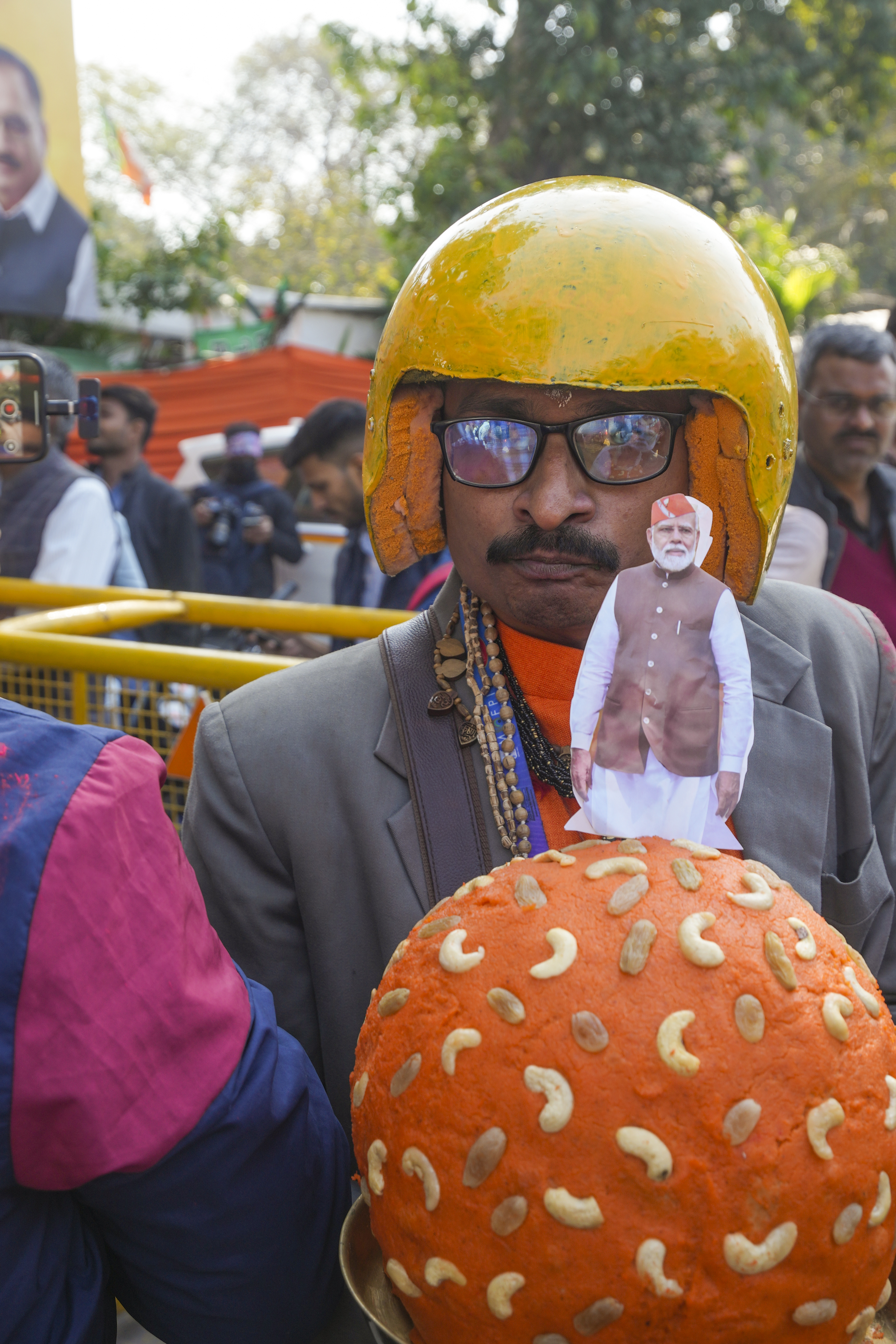 शहा, नड्डा आणि निर्मला सीतारामन भाजप मुख्यालयात पोहोचले: थोड्याच वेळात पोहोचणार PM मोदी, दिल्ली निवडणुकीतील विजयाबद्दल कार्यकर्त्यांना संबोधित करणार शहा, नड्डा आणि निर्मला सीतारामन भाजप मुख्यालयात पोहोचले: थोड्याच वेळात पोहोचणार PM मोदी, दिल्ली निवडणुकीतील विजयाबद्दल कार्यकर्त्यांना संबोधित करणार