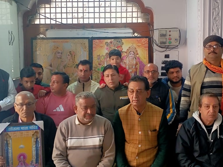 ਮੰਦਰ ਪ੍ਰਬੰਧਨ ਕਮੇਟੀ ਦੇ ਮੈਂਬਰ.