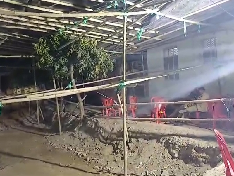 संभल की 150 साल पुरानी बावड़ी में लाइट लगी।
