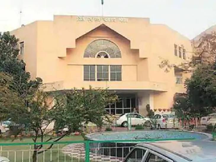 कुमुदिनी पटेल विशेष न्‍यायाधीश पॉक्‍सो एक्‍ट ने सोमवार को इस मामले में फैसला सुनाया।