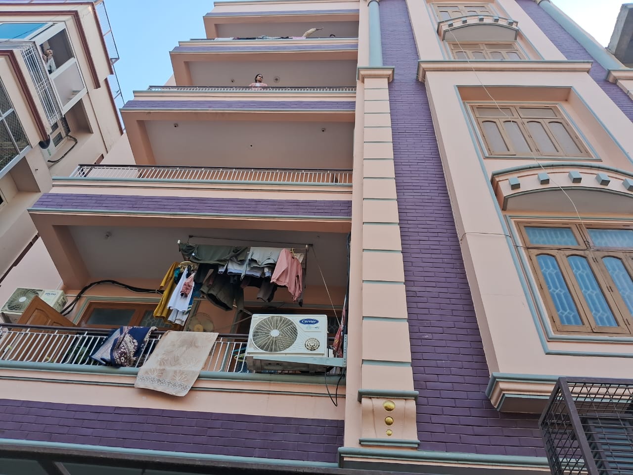 इसी हास्टल में छात्रा ने किया था सुसाइड।