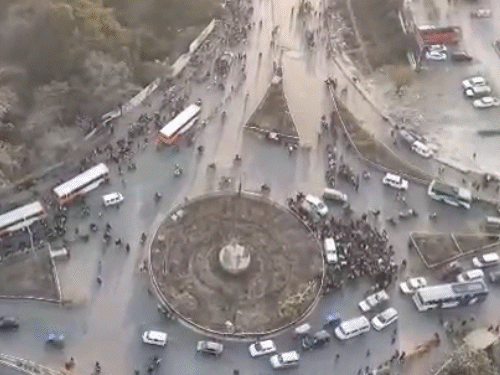 ਨਾ ਸਿਰਫ ਨਿਰਪੱਖ ਖੇਤਰ, ਪ੍ਰਾਰਥਨਾਦੇਗਰਾਜ ਸ਼ਹਿਰ ਵਿੱਚ ਨੋ-ਵਹੀਡਰ ਜ਼ੋਨ ਬਣਾਇਆ ਨਹੀਂ ਗਿਆ ਹੈ. - ਡੈਨਿਕ ਭਾਸਕਰ