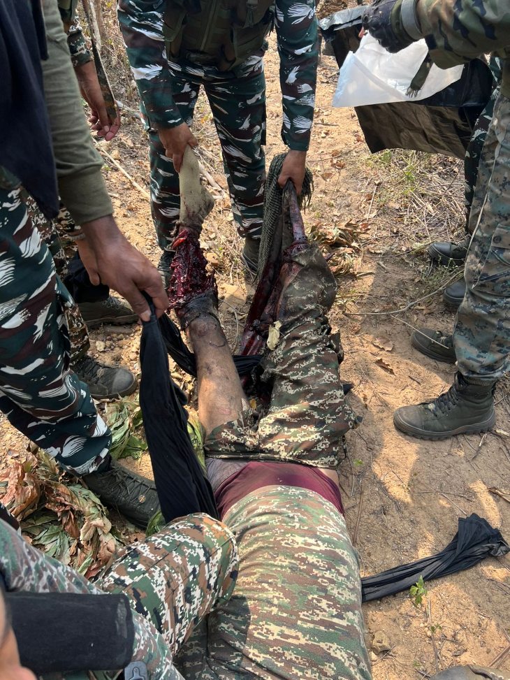 दंतेवाड़ा जिले में IED ब्लास्ट की चपेट में आने से CRPF का एक जवान जख्मी हो गया है।