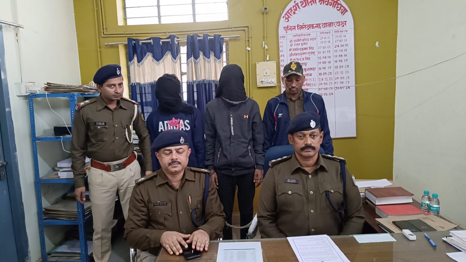 गिरफ्तारी की जानकारी देते SDPO