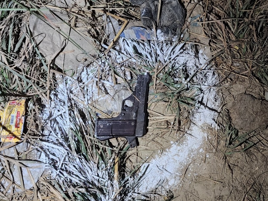 बदमाशों के पास से मिली पिस्टल।