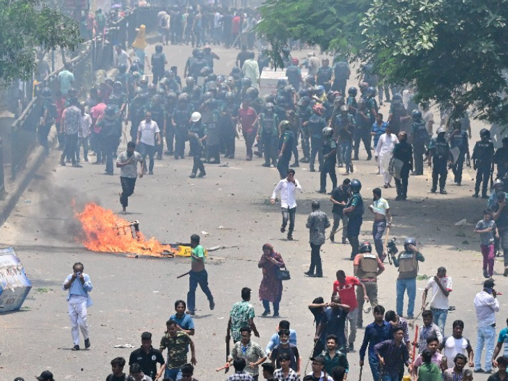 In Bangladesh last year, students agitated for the coup of Sheikh Hasina. Security forces resorted to violence to suppress this. File photo - dainik bhaskar