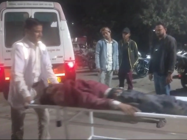Scorpio of friends going to the wedding procession collided with a truck