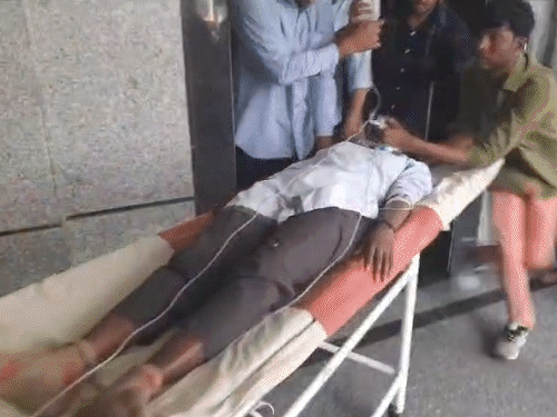 जब हालत महत्वपूर्ण हो गई, तो बेहोश लड़की छात्रों को कोटा में जेके लोन अस्पताल ले जाया गया।