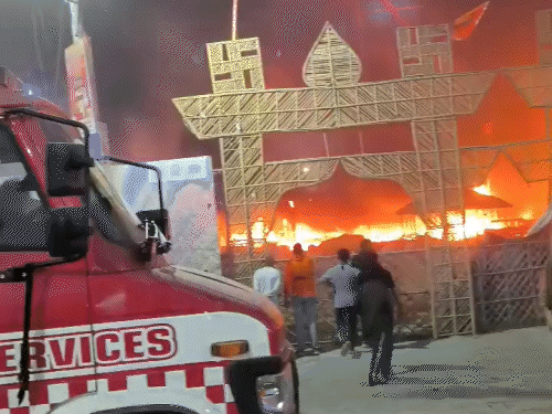 Fire fighters are trying to control the fire.