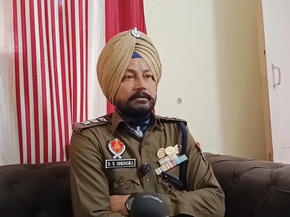 ਡੀਐਸਪੀ ਦੇ ਸ਼ਾਮਰ ਸਿੰਘ ਸ਼ੇਰਗਿੱਲ.