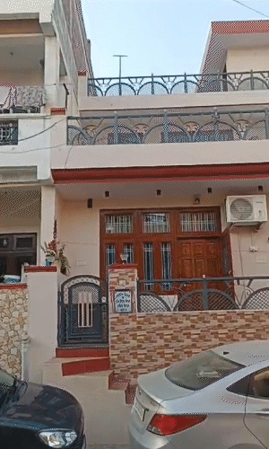 जयपुर के बरकत नगर में इंजीनियर के घर पर रविवार को बड़ी संख्या में एसीबी के अधिकारी पहुंचे थे।