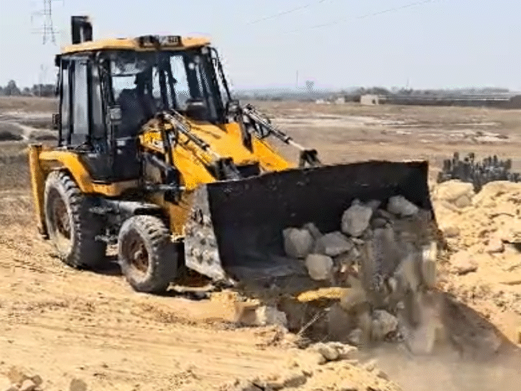 ਪ੍ਰਸ਼ਾਸਨ ਨੇ ਜੇਸੀਬੀ ਦੀ ਮਦਦ ਨਾਲ ਖਾਣਾਂ ਨੂੰ ਬੰਦ ਕਰ ਦਿੱਤਾ.