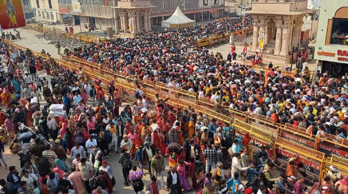 महाकुम्भ के बाद से अयोध्या में 5 से 7 लाख लोग पहुंच रहे हैं।