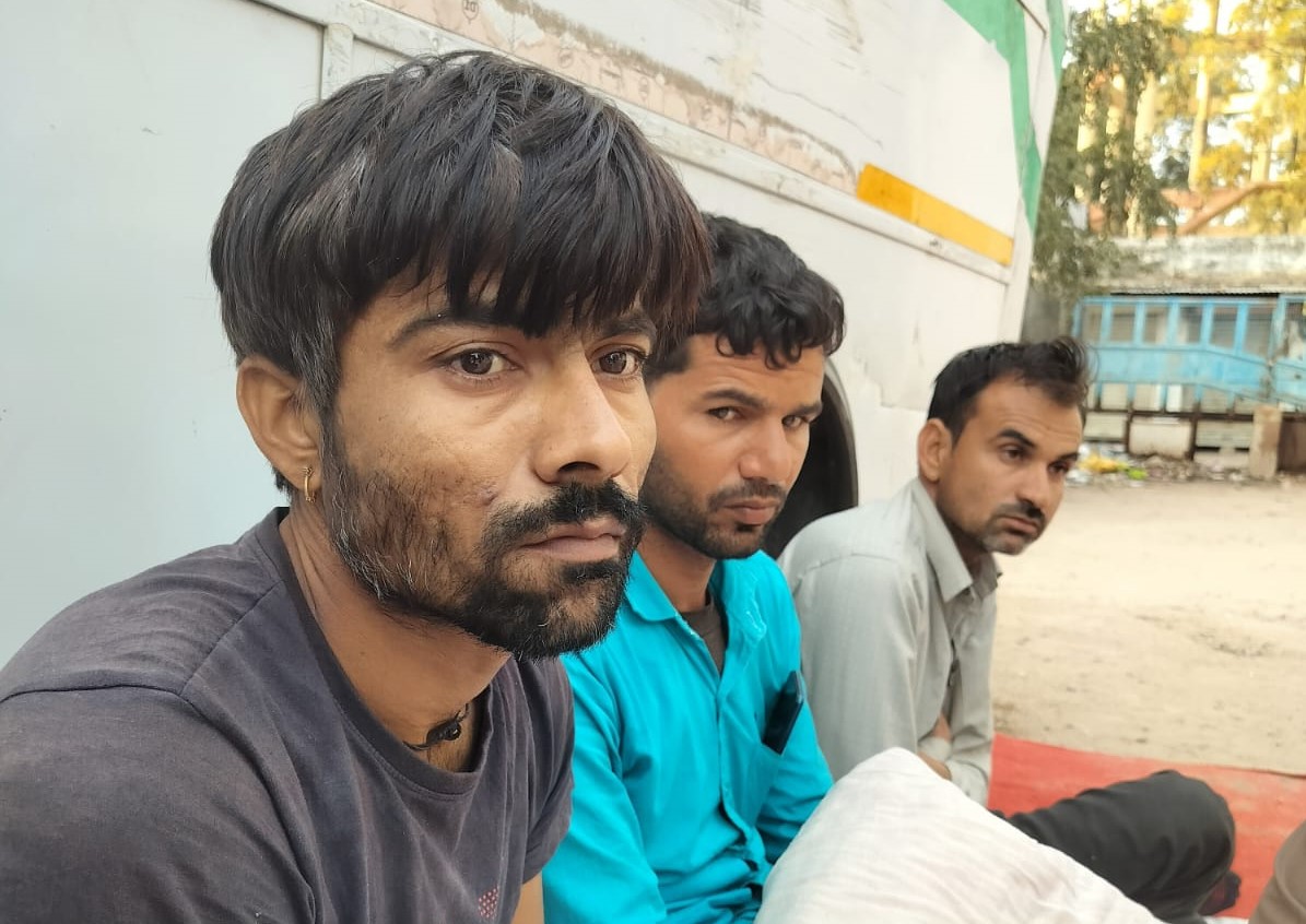 नोखा के सरकारी स्कूल में एक साथ तीन बच्चियों की मौत ने पूरे गांव को झकझोर कर रख दिया है।