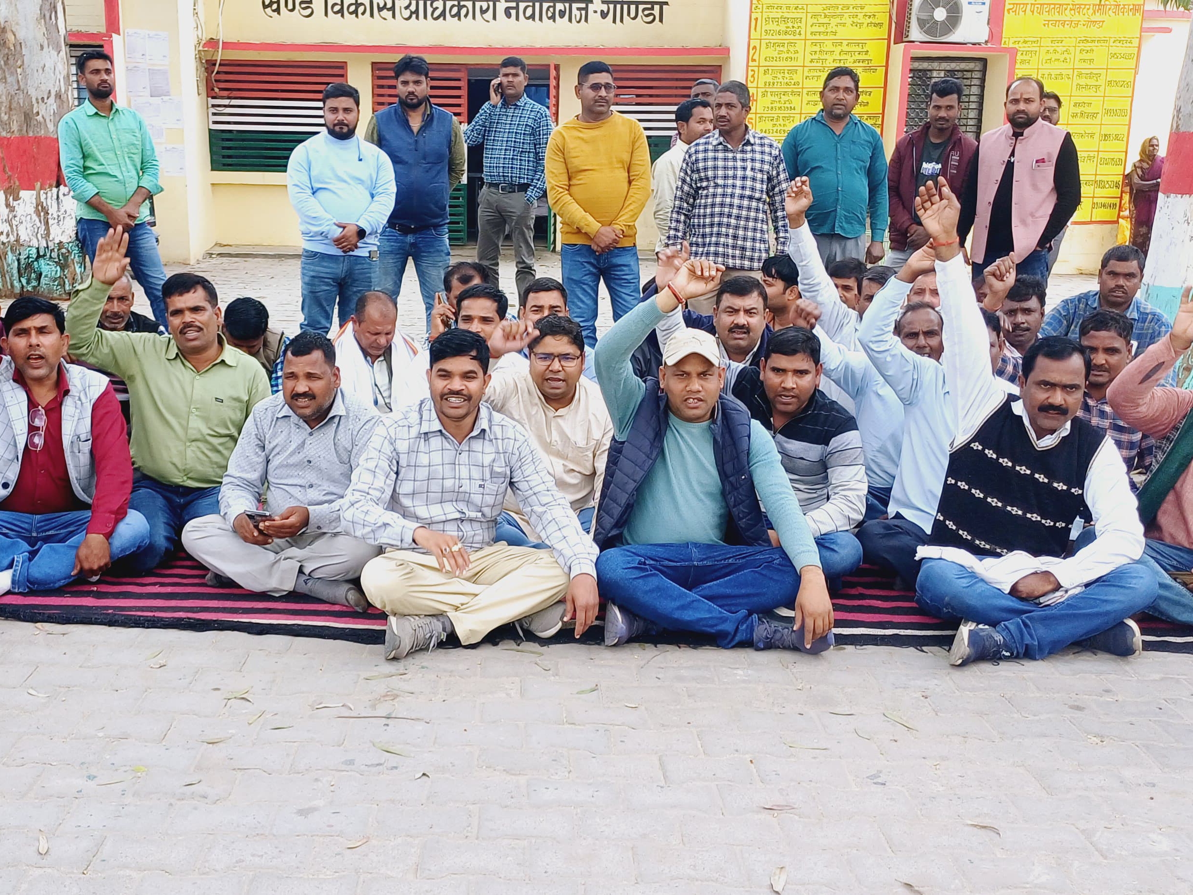 Block employees staged a sit-in protest against the police station in ...