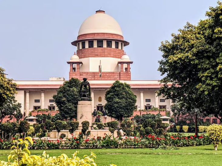 ਸੁਪਰੀਮ ਕੋਰਟ ਨੇ ਸ਼ਿਕਾਇਤਕਰਤਾ ਨੂੰ ਹਾਈ ਕੋਰਟ ਦੇ ਜੱਜ ਅਤੇ ਸ਼ਿਕਾਇਤ ਦੇ ਨਾਮ ਨੂੰ ਜ਼ਾਹਰ ਕਰਨ ਤੋਂ ਵਰਜਿਆ ਹੈ. - ਡੈਨਿਕ ਭਾਸਕਰ