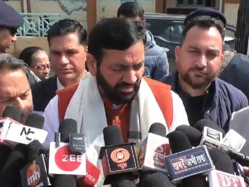 हिमाचल दौरे पर पहुंचे CM नायब सैनी ने सुरक्षा चूक को लेकर मीडिया के सवाल का जवाब दिया। - Dainik Bhaskar