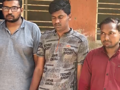 ਯੂਟਯੂਬਰ ਚੰਦਰਪ੍ਰਕਾਚ ਫੂਲਚੰਦਰ ਪ੍ਰਦਾਸੀ ਤੋਂ ਗ੍ਰਿਫਤਾਰ ਕੀਤਾ ਗਿਆ. - ਡੈਨਿਕ ਭਾਸਕਰ