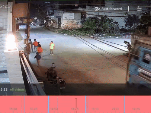 बिजली की तारों में फंसा ट्रक - Dainik Bhaskar