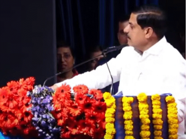 भोपाल के प्रशांत ने कहा- पिता की चाय की दुकान है। लैपटॉप मिलने से हम खुश हैं।