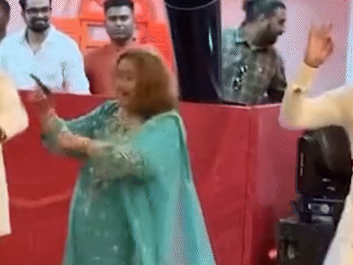 Reema Jain also danced in son's music.