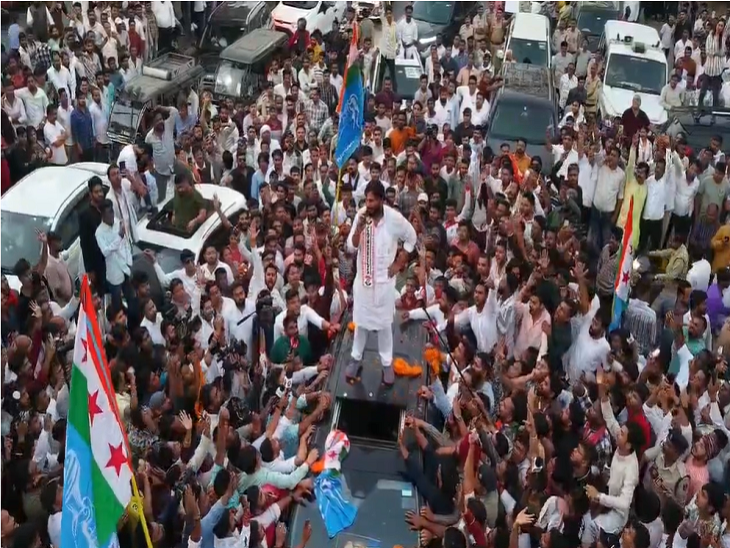 जेल से छूटने के बाद रायपुर में देवेंद्र यादव का समर्थकों ने स्वागत किया था।