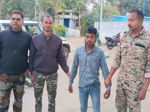 पुलिस ने आरोपी युवक को गिरफ्तार कर लिया है।