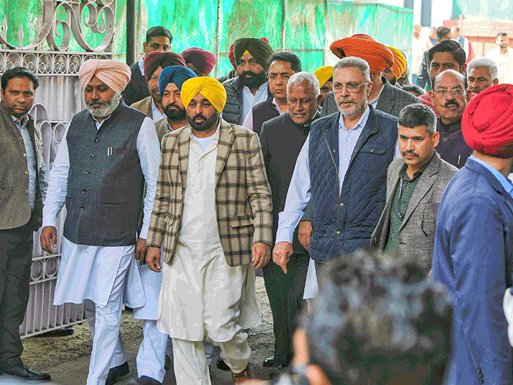 ਵਿਧਾਇਕ ਦਿੱਲੀ ਵਿੱਚ ਅਰਵਿੰਦ ਕੇਜਰੀਵਾਲ ਦੀ ਮੀਟਿੰਗ ਵਿੱਚ ਸ਼ਾਮਲ ਹੋਏ.