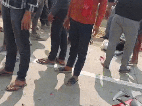 17 devotees injured in an accident on Varanasi-Prayagraj highway ...