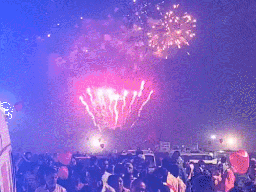 भारत की जीत के बाद रायपुर में हो रही आतिशबाजी।