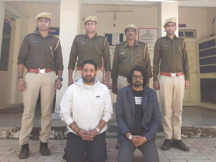 पुलिस ने रिसॉर्ट संचालक और पार्टी का आयोजन करने वाले को गिरफ्तार किया।