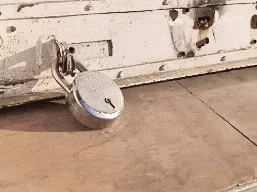 ਦੁਕਾਨਾਂ ਬਲਾਤਕਾਰ-ਬਲੈਕਮੇਲ ਦੇ ਕੇਸ ਦੇ ਵਿਰੋਧ ਵਿੱਚ ਵਿਰੋਧ ਕਰਨ ਲਈ ਸੋਸ਼ਲ ਸਵੇਰੇ ਤੋਂ ਸੋਮਵਾਰ ਸਵੇਰੇ ਬੰਦ ਰਹੀ.