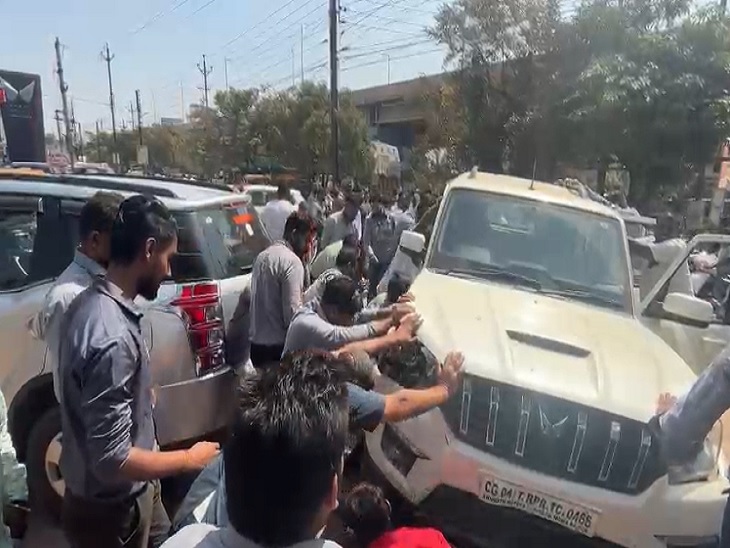 स्कार्पियों ने कई लोगों को लिया चपेट में - Dainik Bhaskar