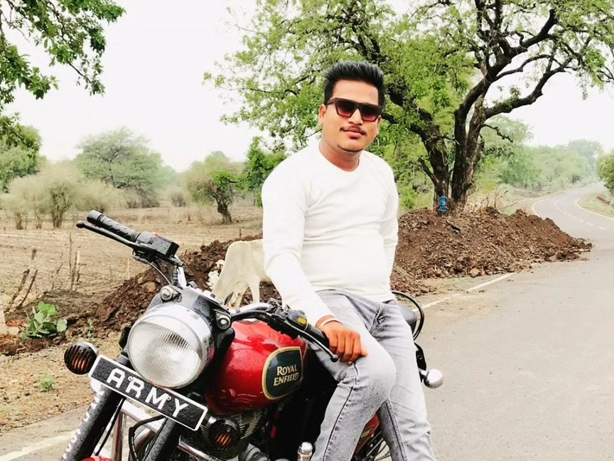 ਅਮਿੱਟ ਦੀ ਫੋਟੋ. ਉਹ ਜਲਦੀ ਵਿਆਹ ਕਰਾਉਣ ਜਾ ਰਹੀ ਸੀ.