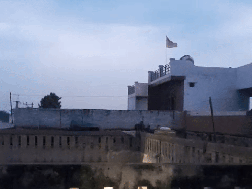 ਝੱਜਰ ਵਿਚ ਸਵੇਰ ਤੋਂ ਤੇਜ਼ ਹਵਾਵਾਂ ਹਨ. ਇੱਥੇ ਹਲਕੀ ਬਾਰਸ਼ ਵੀ ਆਈ ਹੈ.