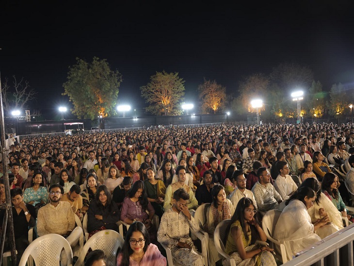 उदयपुर के गीतांजली यूनिवर्सिटी में आयोजित गीतांजली सिनेप्स -2025 में शामिल हुए लोग।