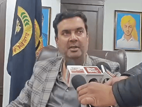 ਮੇਅਰ ਜਬਰੀ ਨਿਗਮ ਦਾ ਮੇਅਰ ਵਿਨੀਤਾ.