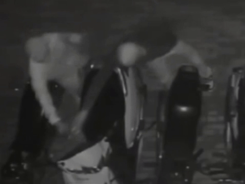 एक्टिवा पर पैट्रोल डाल लगा दी आग। - Dainik Bhaskar