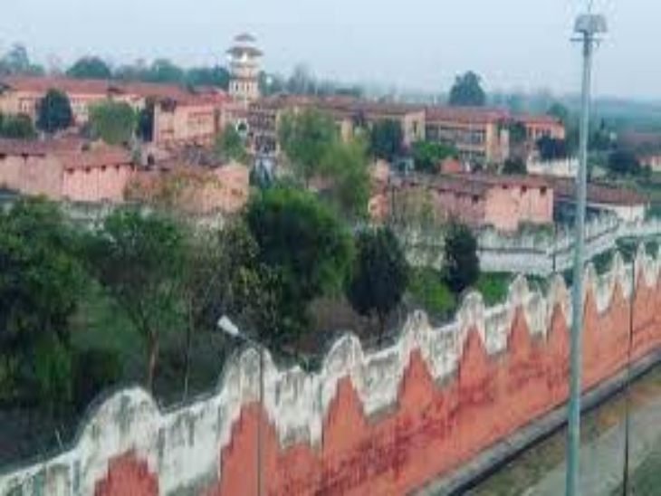 ४०० तंग की kanak के kanak भी २२ फीट २ फीट फीट ऊंची ऊंची ऊंची ऊंची ऊंची ऊंची ऊंची