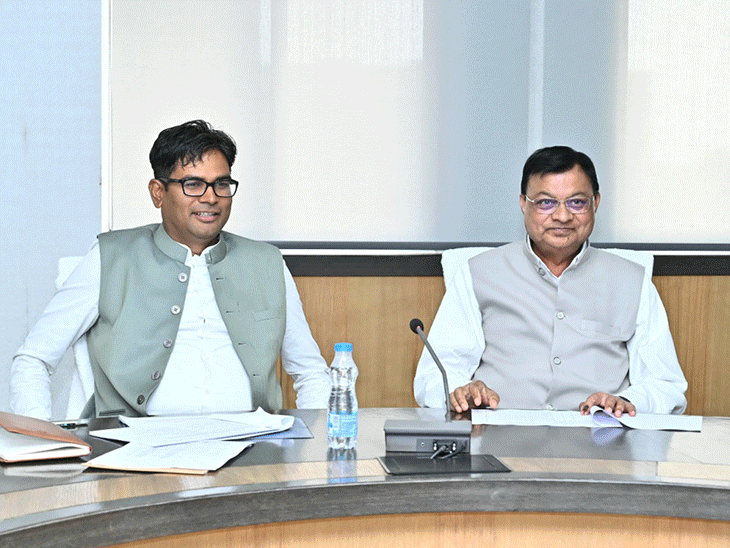 Chhattisgarh Government Budget 2025-26 The story behind the budget Ganesh  Shankar Mishra retired IAS explained the process | 180 दिनों में बनता है  छत्तीसगढ़ का बजट: 1000 लोग और 40 से ज्यादा