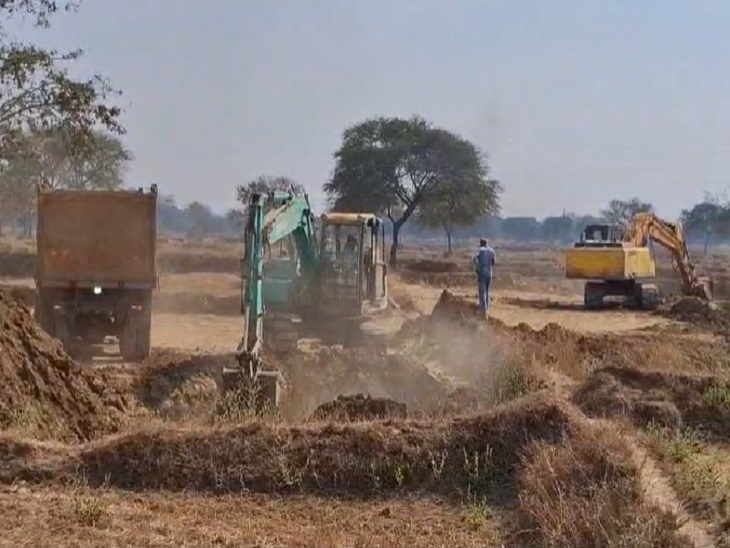 भारत माला प्रोजेक्ट के लिए अवैध मुरुम खनन - Dainik Bhaskar