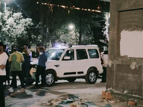 अहाना जैन की मौत के बाद पुलिस मौके पर पहुंची।