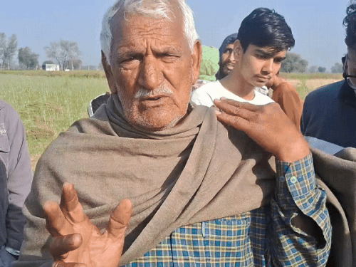 प्रत्यक्षदर्शी सोनू यादव ने बताया- बस की गति तेज थी। रफ्तार पर काबू नहीं रख सका ड्राइवर।