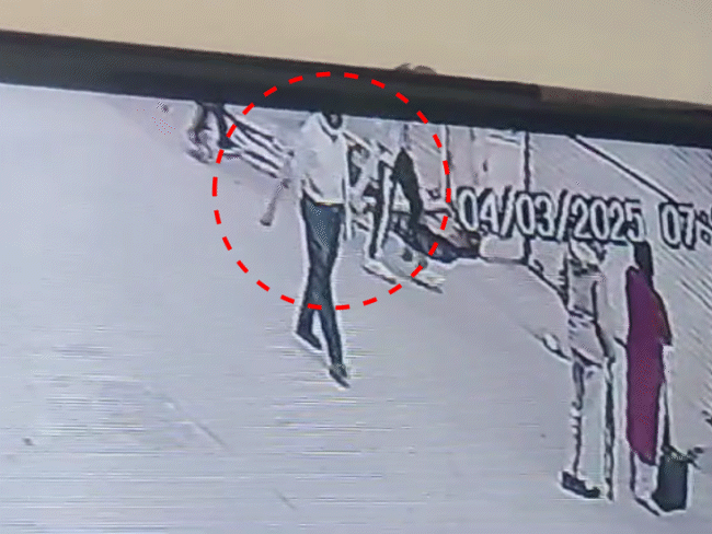 ਜਦੋਂ ਸੀਤਾਰਾਮ ਅਗਰਵਾਲ ਦੇ ਘਰ ਨੇ ਦਰਵਾਜ਼ੇ ਬੰਦ ਕਰ ਦਿੱਤੇ, ਇਨਕਮ ਟੈਕਸ ਟੀਮ ਇਕ ਪੌੜੀ ਨਾਲ ਛੱਤ ਵਿਚ ਦਾਖਲ ਹੋਈ.