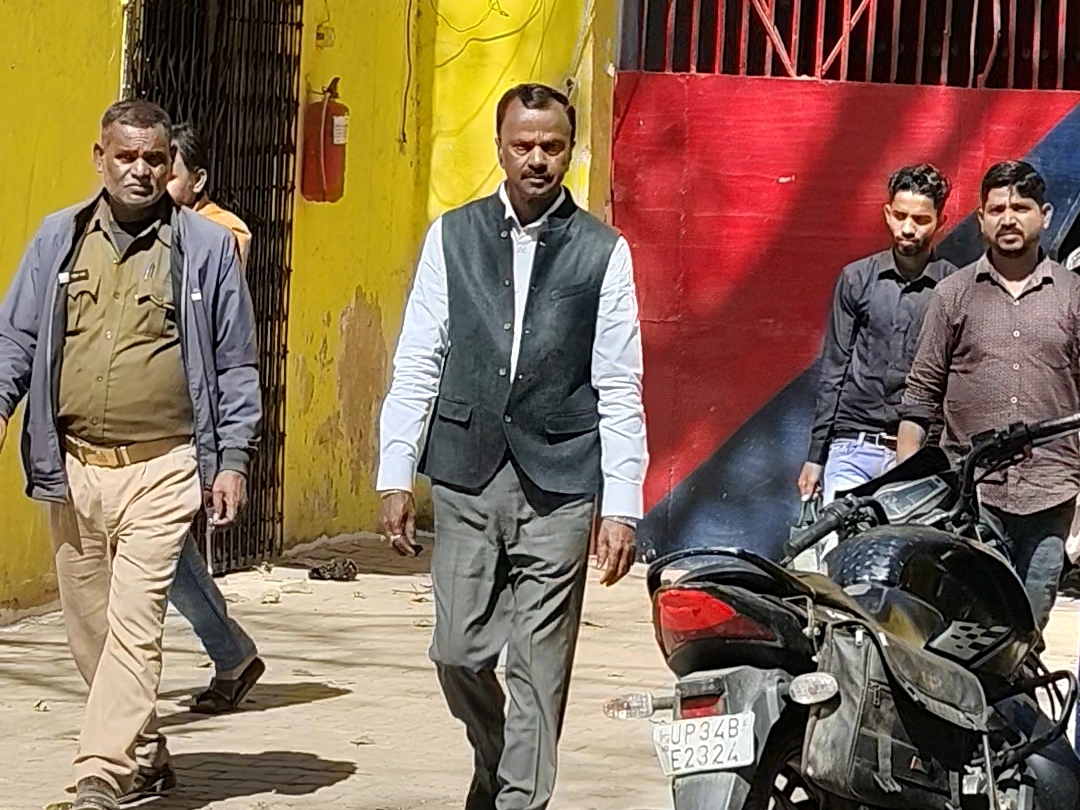 Mp Rathore Rathore Pappu Rajput Family members met rape accused MP Rathore in Sitapur jail