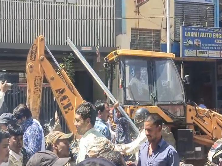 रायपुर में मेयर बदलने के बाद निगम और पुलिस की संयुक्त टीम का पहला एक्शन।