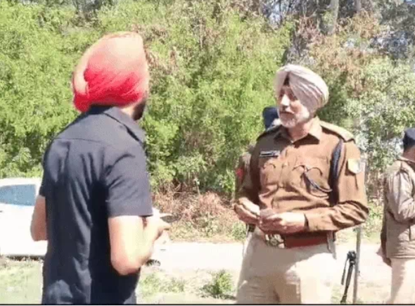 डीएसपी ray r सिंह kanaute therते हुए।