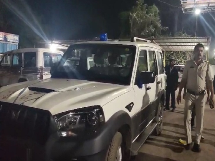 वह गाड़ी जिसके साथ पकड़ाए बीएसएफ के जवान